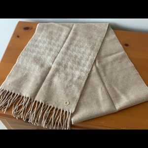 Calvin Klein women’s scarf